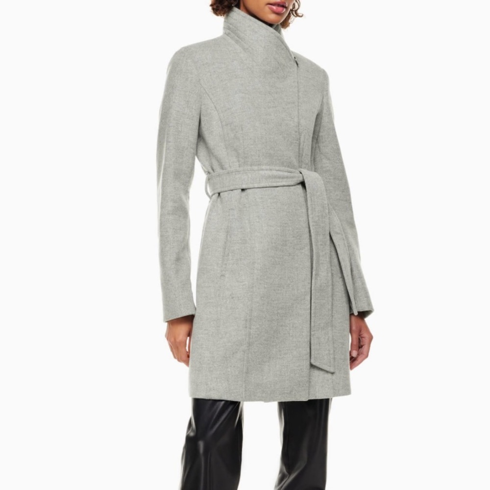 Aritzia Babaton Connor Coat Size Small in Dove Taupe